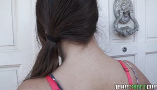 Enchanting latina brunette Nikki Litte gives a sample blowjob