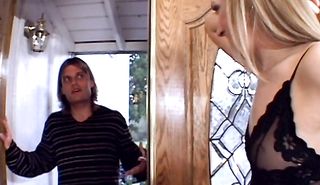 Beguiling babe is fucking bf she likes a lot like a whore