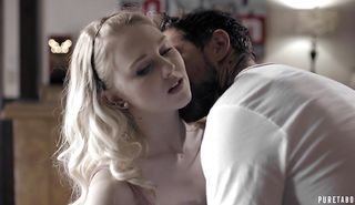 Wicked blonde Lily Rader bounces on hard hunk